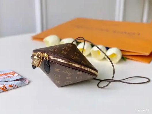 TOUPIE VUITTON LOUIS 0324